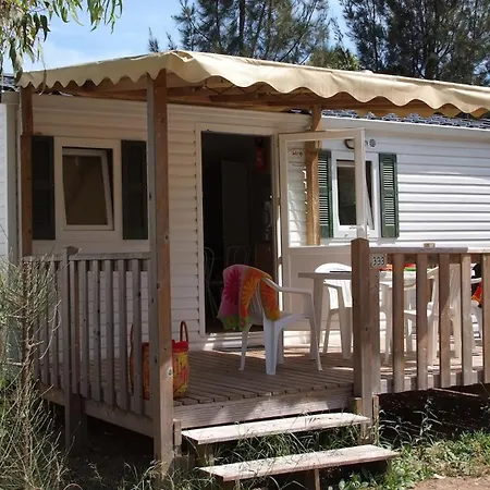 Camping Tikayan La Celestine Beynes  Buitenkant foto