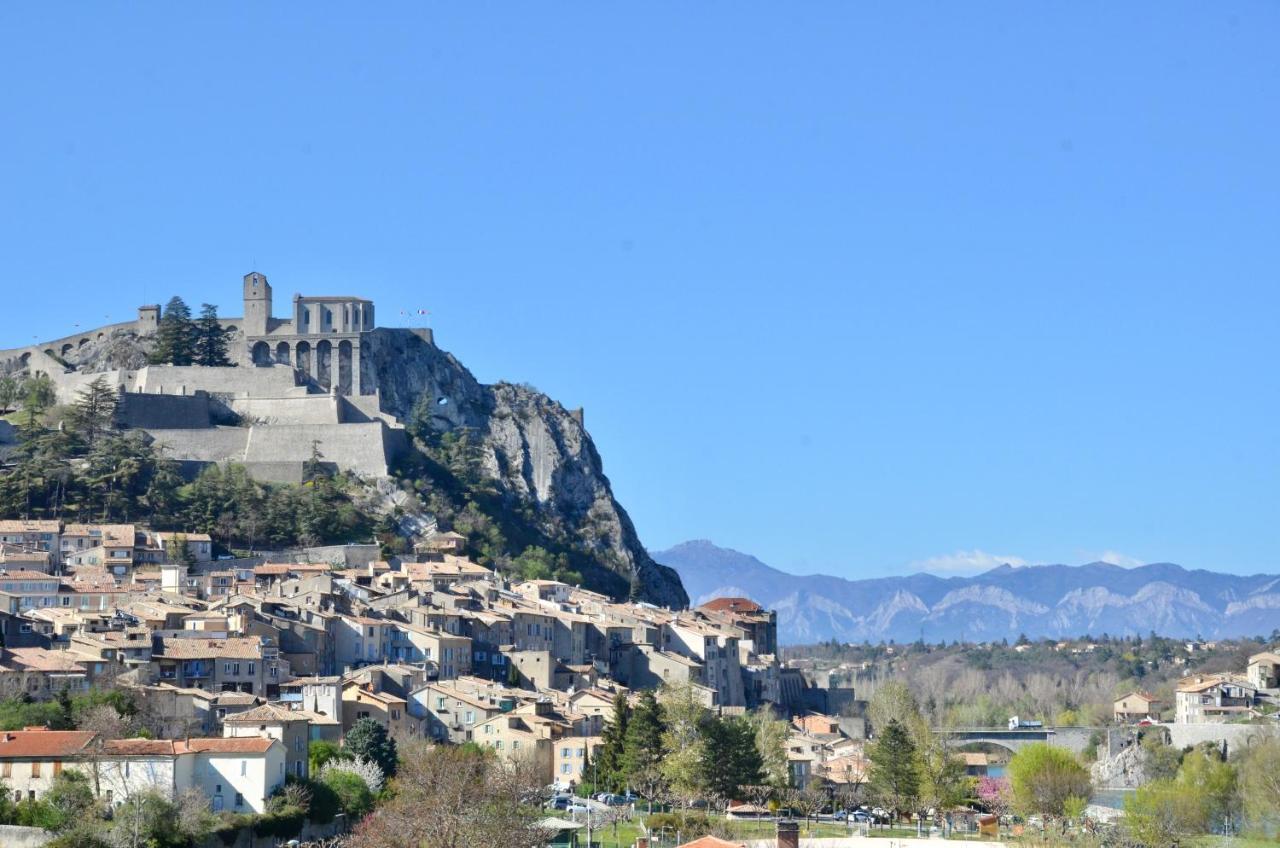 Tikayan La Celestine 3* Beynes (Alpes-de-Haute-Provence)